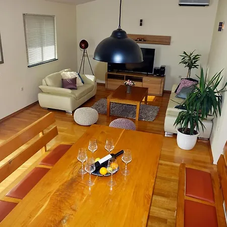 Jurica Макарська