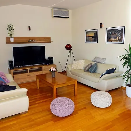 Jurica Apartment