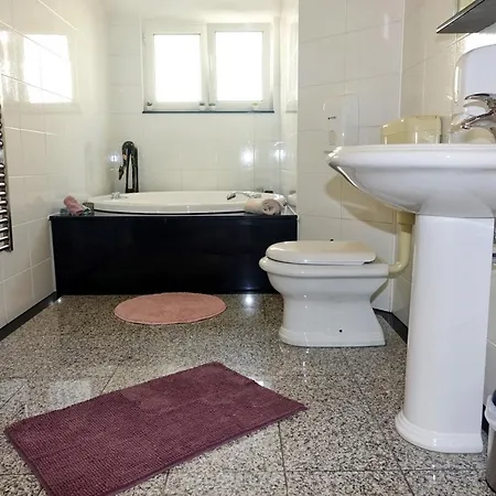 Jurica Apartment *